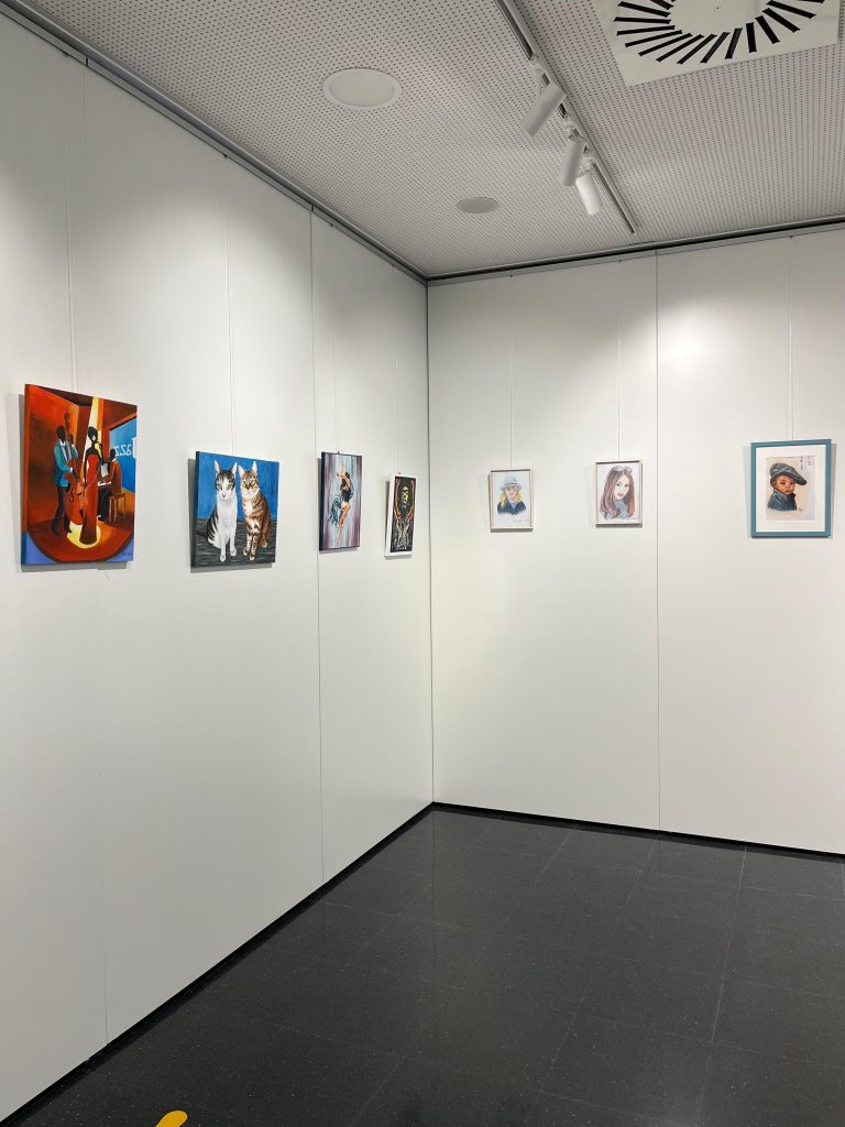 Exposición de los trabajos de pintura y dibujo.