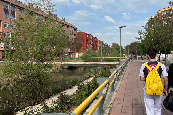 El Esgueva se llena de vida con la llegada del buen tiempo en La Pilarica